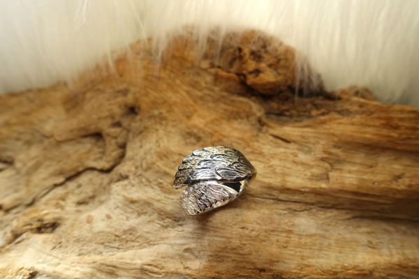 engel-fluegel-ring-achleitner-schmuck-kunst50AC3C35-C68B-0ADF-8D0A-550A84E6A64D.jpg