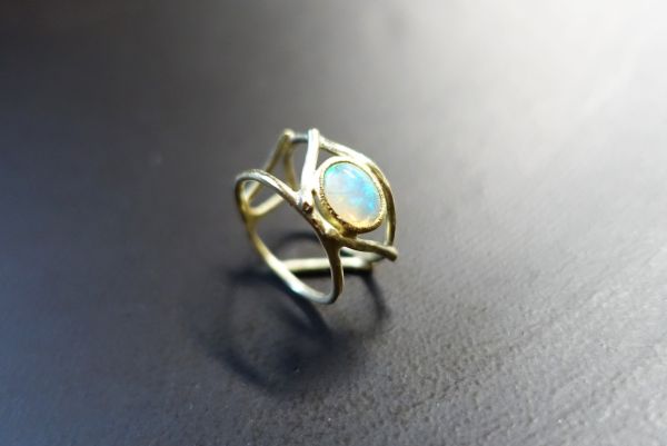 opalring-sylvia1CD313EA-143B-51BF-5453-AFE1B1021129.jpg