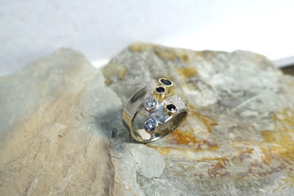 ring-brillant-safir-weissgold-achleitner-schmuck-kunst201DB0CD-654B-065F-740E-CA6BC4D78BE0.jpg