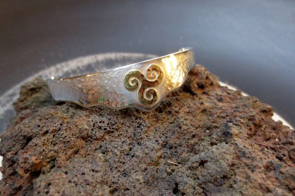 armreif-triskele-gold-011EBC971C1-A597-1B1C-DF92-C94E31889717.jpg