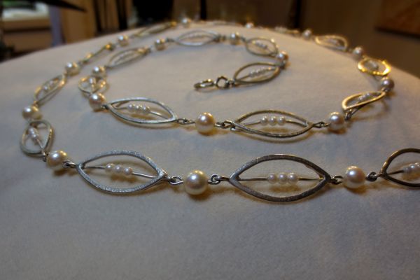 perlenkette-0044E8F5225-D352-E3BB-99EB-AB95D34F6AEF.jpg