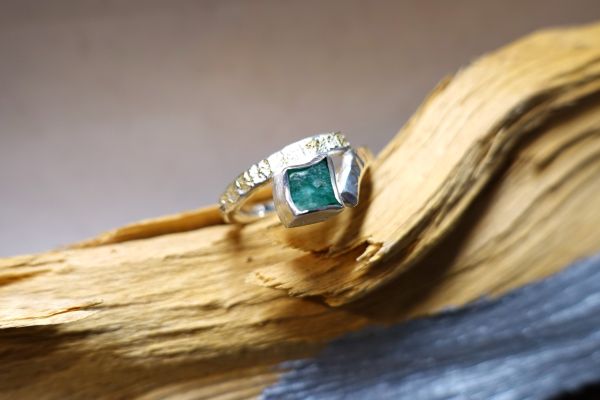 smaragdring-habachtal-silber-goldC9FD37C2-845B-6FA7-F032-0FC7F1A61B54.jpg