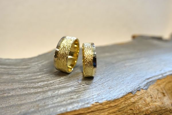 eheringe-gelb-und-weissgold-von-achleitner-schmuck-kunst16F5C8C5-23BC-4D29-AD1A-46BA6656097E.jpg